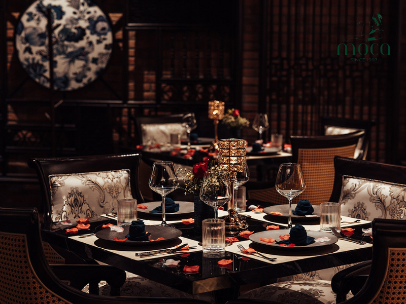 高雅的氛围、精致的美食和无可挑剔的服务——这是 Moca Dining 精致餐饮的精髓所在。
