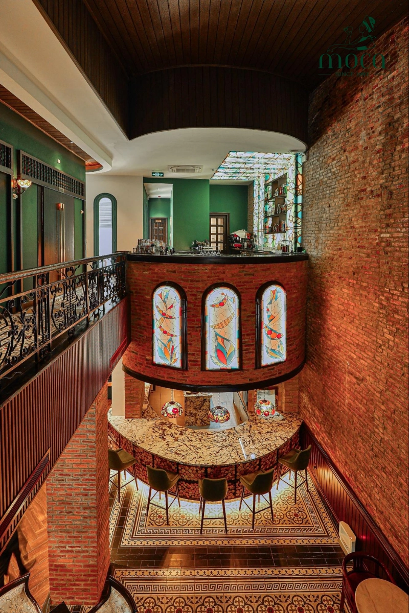 The Psychology of Intimate Dining Spaces