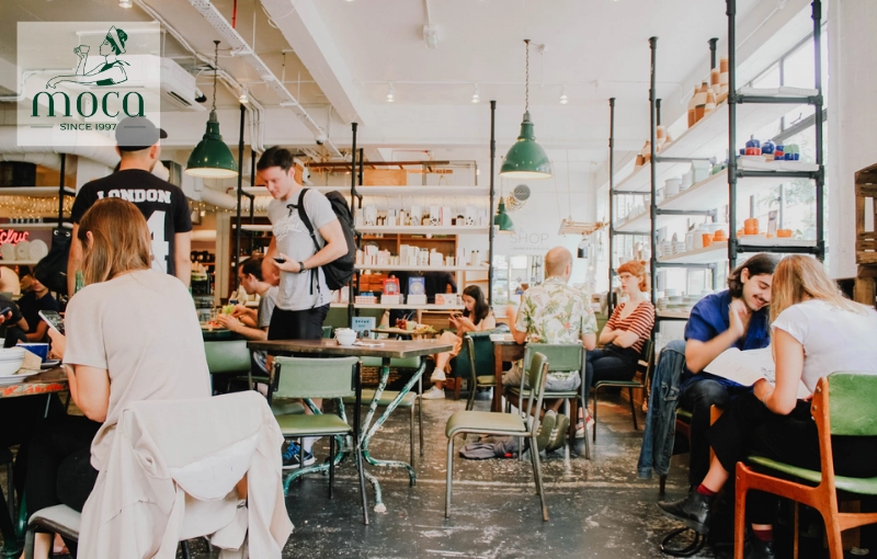 Casual dining — where comfort food, easy conversation, and welcoming spaces bring people together.