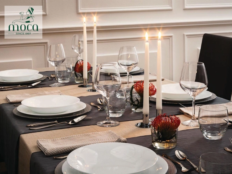 A perfect fine dining table setting: elegance in every detail, guiding the guest through a memorable culinary journey.