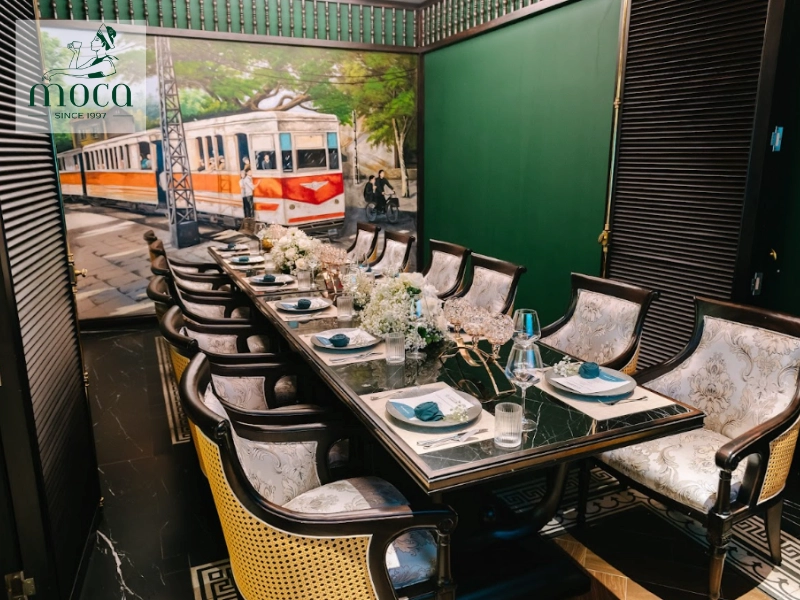 Private dining rooms – exclusive privacy and personalized service that elevate the fine dining experience.