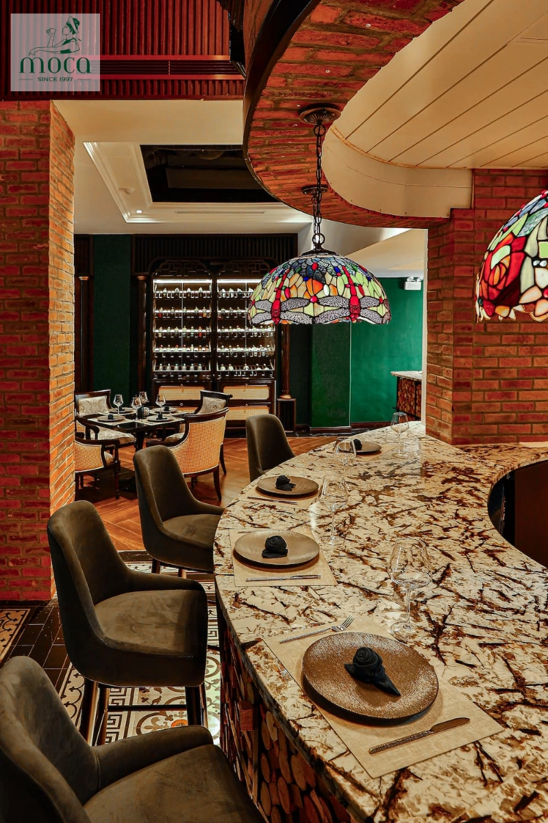 Verfeinerte Aromen, persönliche Akzente und zeitlose Eleganz – entdecken Sie die sich ständig weiterentwickelnde Kunst des Fine Dining bei Moca Dining.