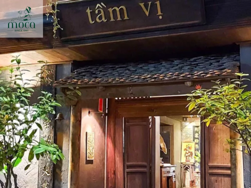 Tầm Vị offers a more traditional and authentic Vietnamese dining experience