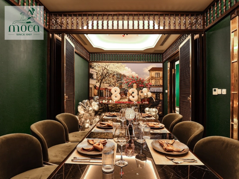 Diverse private dining spaces – from fully enclosed rooms to unique culinary experiences, tailored to every fine dining occasion.