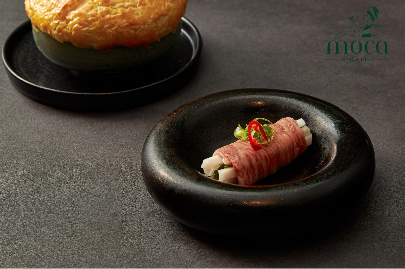 Moca Dining – a pioneer in contemporary Hanoi cuisine, elevating Vietnamese gastronomy while inspiring creativity among young chefs and the wider restaurant community.