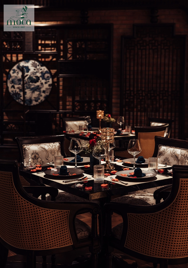 Une ambiance raffinée, une cuisine gastronomique et un service impeccable — l’essence de la haute cuisine chez Moca Dining.