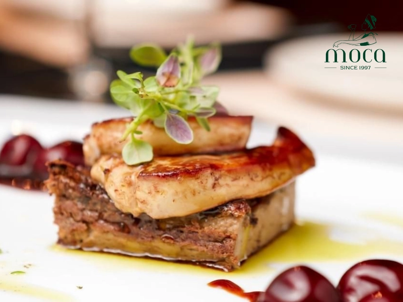 Foie gras shines brightest when perfectly paired—with sweet wines, crisp textures, and a touch of acidity.