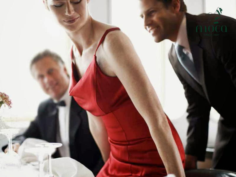 첫인상이 중요합니다 — 우아함은 문 앞에서 시작됩니다.