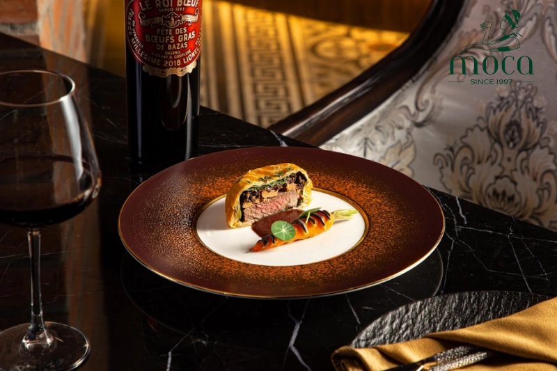 The À la Carte Menu at Moca Dining: the freedom to select each dish, from appetizer to dessert, creating a personalized dining experience.