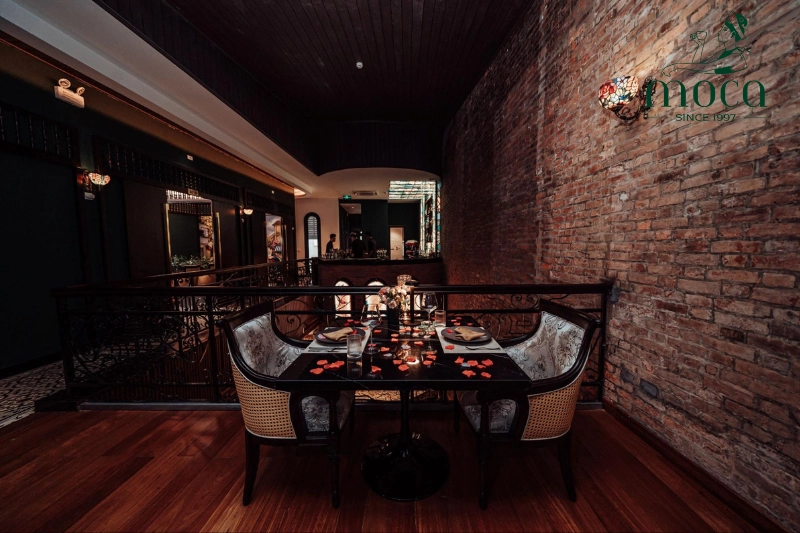 The Architectural and Atmospheric Elements of a Premium Dining Space