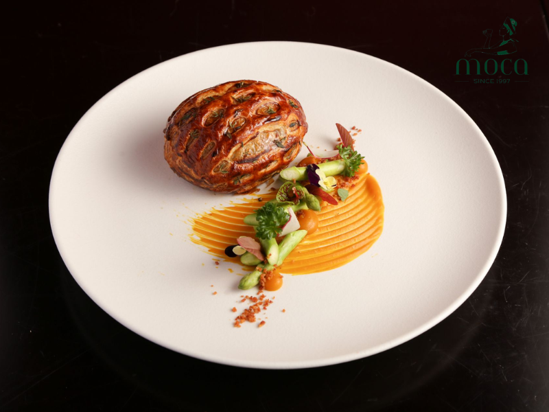 깊고 농축된 리덕션부터 가볍고 섬세한 거품, 우아한 젤에 이르기까지 — 이러한 파인 다이닝 기술은 풍미와 식감을 요리 예술로 승화시킵니다.