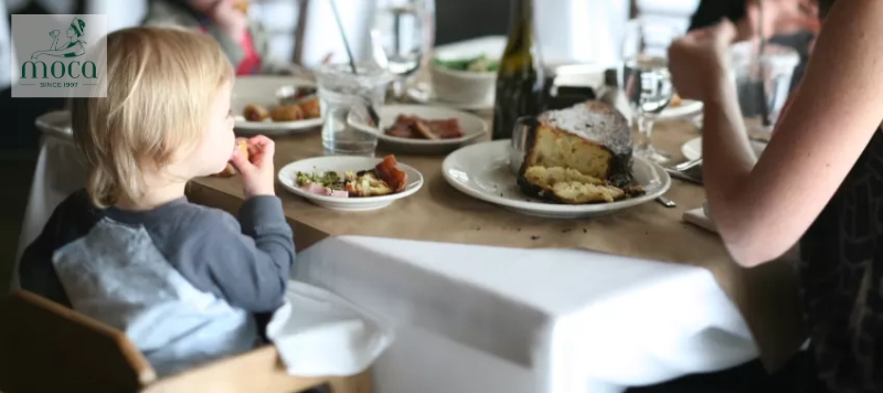 Children discover a world of flavors through refined dishes and cultural stories.