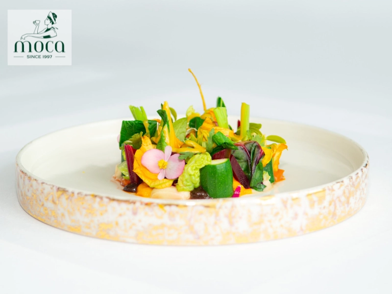 Là où l’élégance végétale rencontre l’art culinaire.