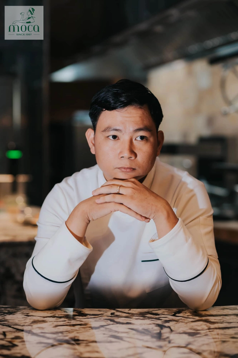 Executive Chef Hồng Sơn: Blending Vietnamese soul with global refinement, each dish is a heartfelt tribute to his Quảng Trị roots.