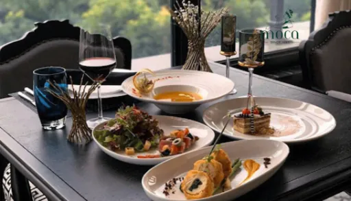 精致餐饮的菜肴不仅追求视觉上的惊艳,更注重味道的绝妙。