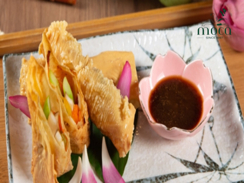 富有创意的素食餐饮——从色彩缤纷的前菜到丰盛的植物系主菜收尾。