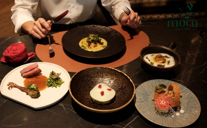 The refined lunch set at Moca Dining delivers exceptional flavors, optimizes time and focus, and transforms important meetings into memorable experiences.