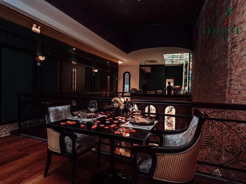 Restaurant with beautiful view in Hanoi