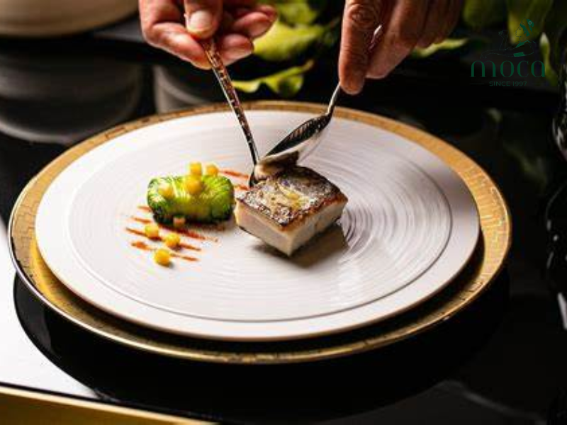 스페인 요리: 전통과 혁신이 대담하게 어우러져 생동감 넘치는 맛과 예술적 감각이 폭발하는 요리입니다.